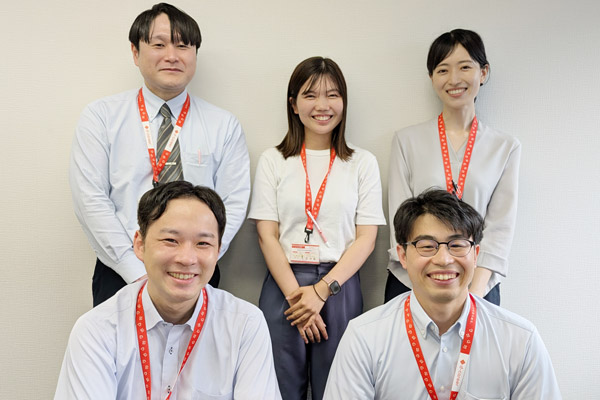 スタッフ集合写真