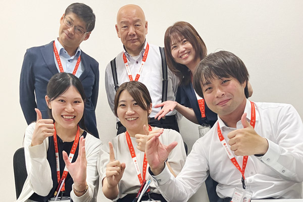 スタッフ集合写真